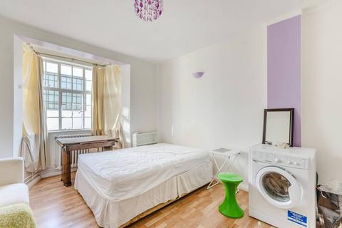 Studio to rent, Woburn Place, Bloomsbury, London, WC1H