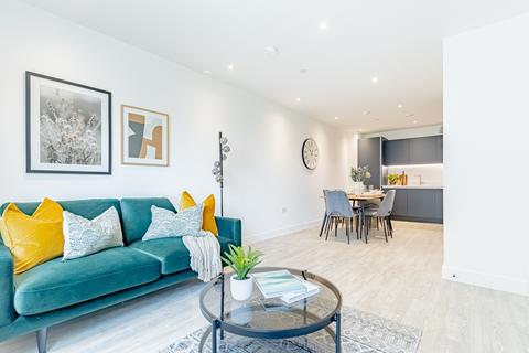 3 bedroom duplex to rent, Clovelly Road, Hounslow TW3