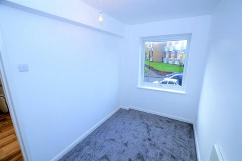 1 bedroom apartment to rent, Avenue Road, London, SE25