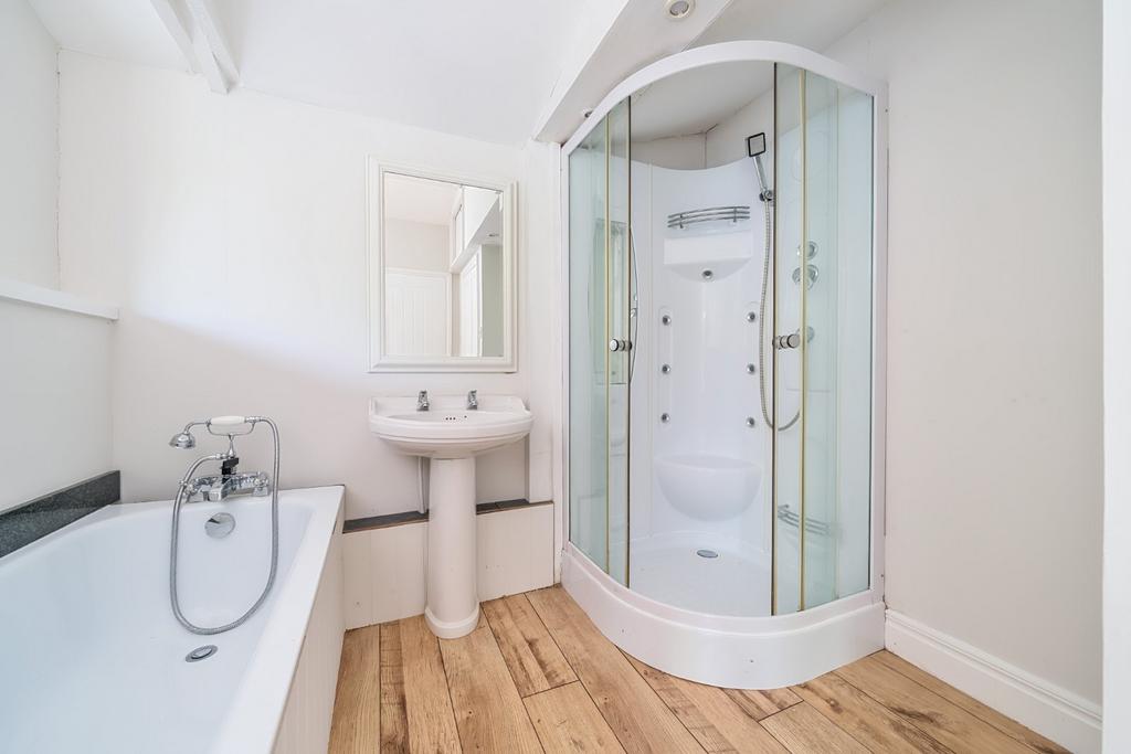 En Suite Bathroom