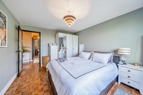 2 bedroom apartment for sale, Charlton Road, London