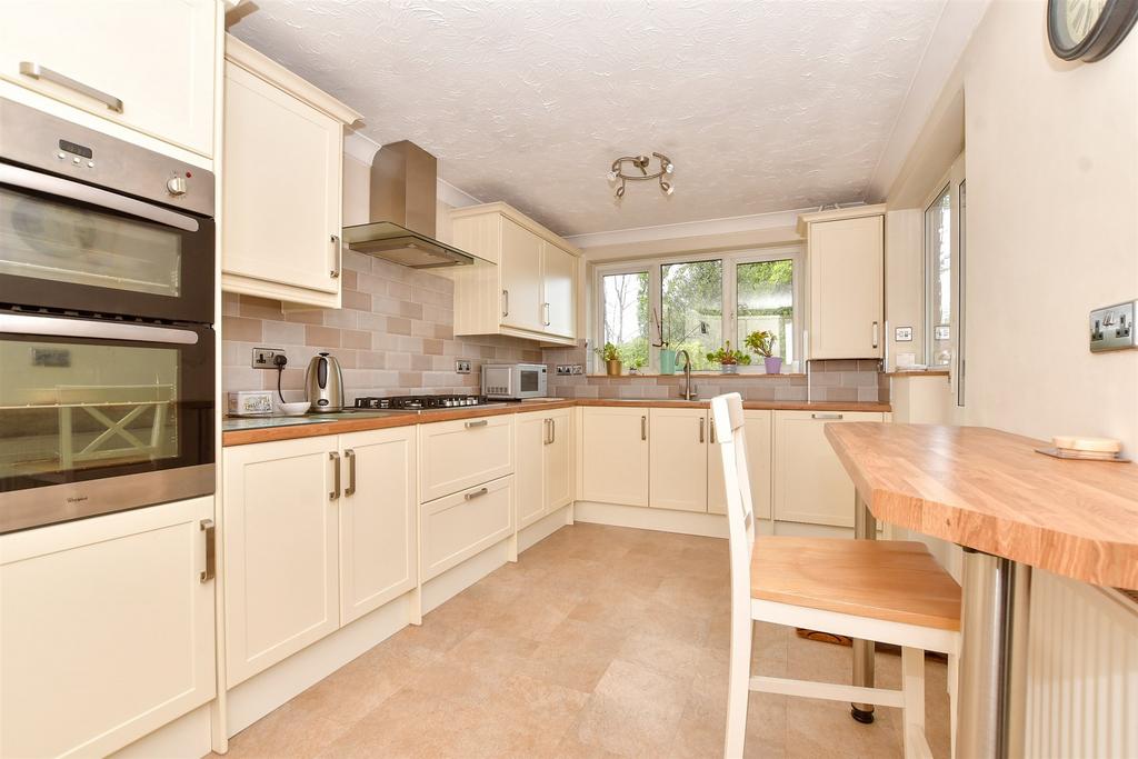 Claydon Drive, Croydon, Surrey 3 bed detached house for sale £625,000