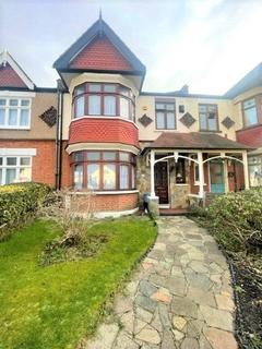3 bedroom terraced house to rent, Breamore Road, Ilford, IG3