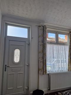 2 bedroom terraced house to rent, West Bromwich B70