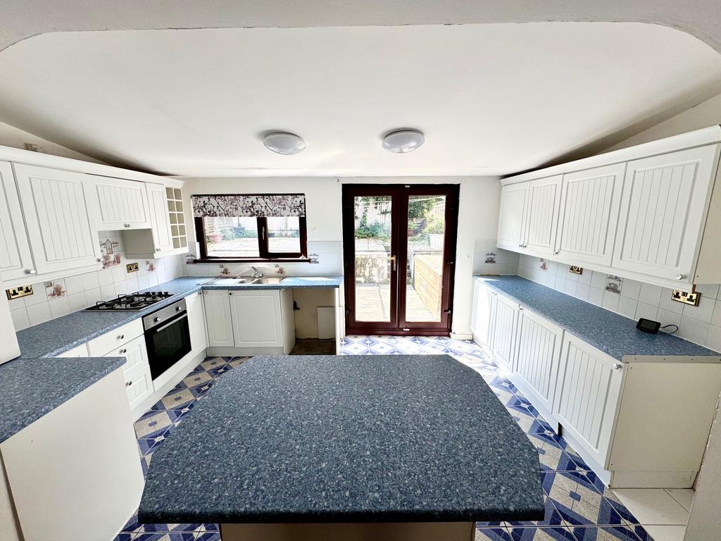 Aberdare, Rhondda Cynon Taff CF44 3 bed terraced house to rent £675