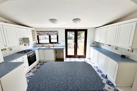 3 bedroom terraced house to rent, Aberdare, Rhondda Cynon Taff CF44