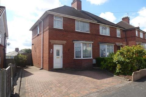 3 bedroom semi-detached house to rent, The Oval, Smethwick, B67 6LF