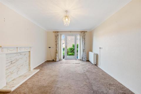 1 bedroom retirement property for sale, Oulton Court, Warrington WA4