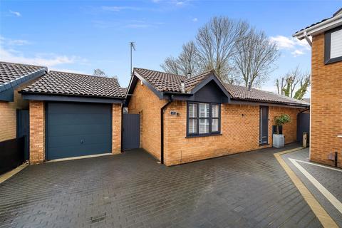 2 bedroom detached bungalow for sale, Aviemore Drive, Warrington WA2