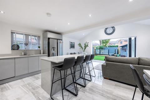 28 Aviemore Drive, Fearnhead, Warrington, WA2 0TQ