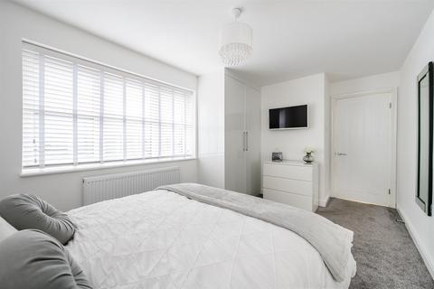 28 Aviemore Drive, Fearnhead, Warrington, WA2 0TQ