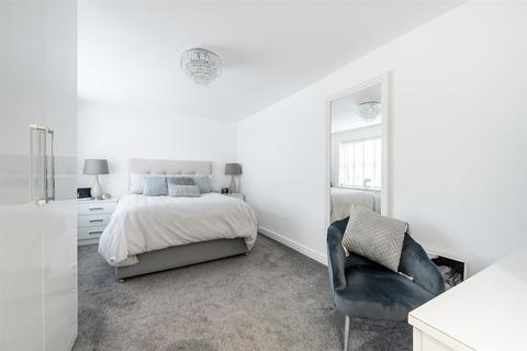 28 Aviemore Drive, Fearnhead, Warrington, WA2 0TQ