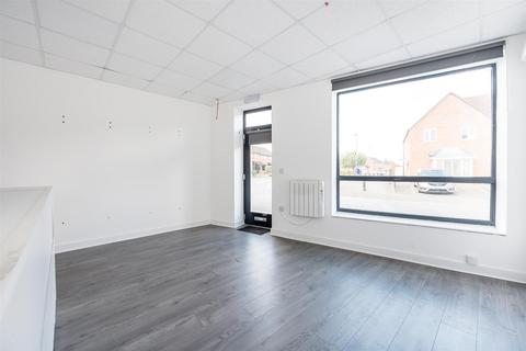 Shop to rent, Thelwall New Road, Warrington WA4