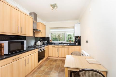 2 bedroom flat for sale, Portarlington Road, Bournemouth BH4