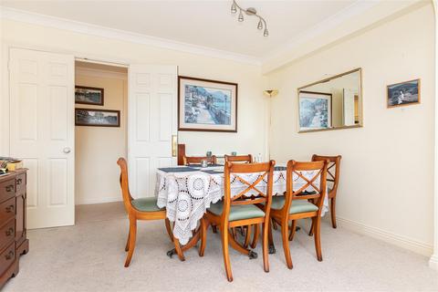 2 bedroom flat for sale, Manor Road, Bournemouth BH1