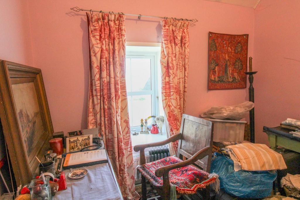 BEDROOM TWO-2.jpg
