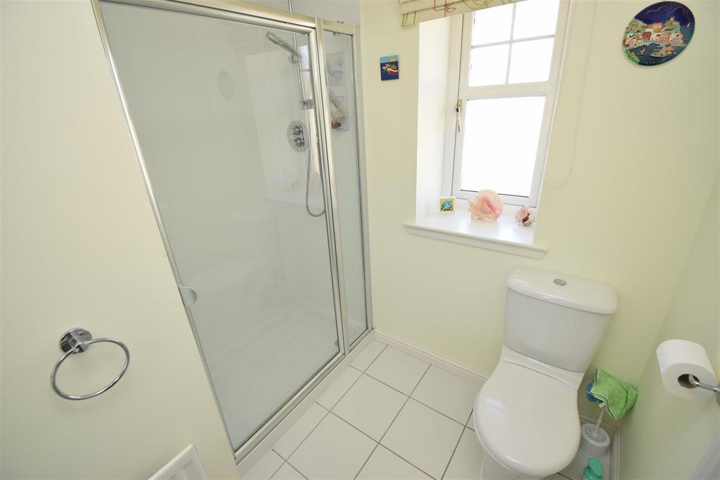 Bedroom two ensuite.jpg