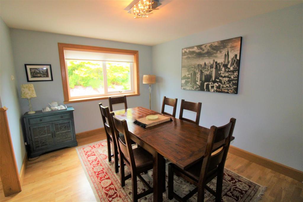 Dining room.jpg