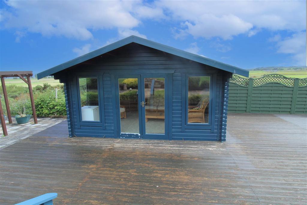 Outbuilding.jpg