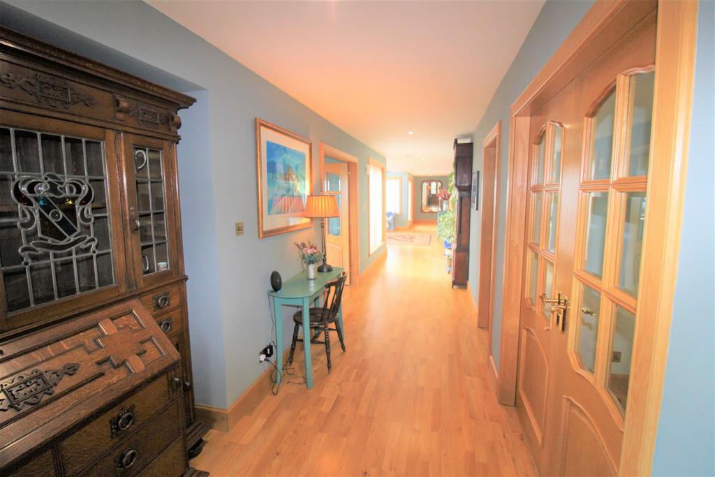 Hallway.jpg