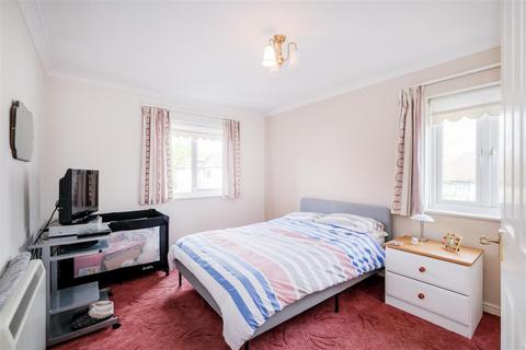 1 bedroom retirement property for sale, Albert Road, Buckhurst Hill