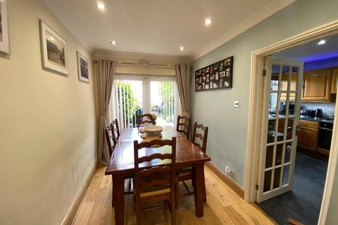 45 Chestnut Close, Hayes, UB3 1JG