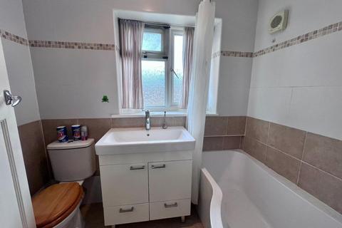 111 Berwick Avenue, Hayes, UB4 0NH