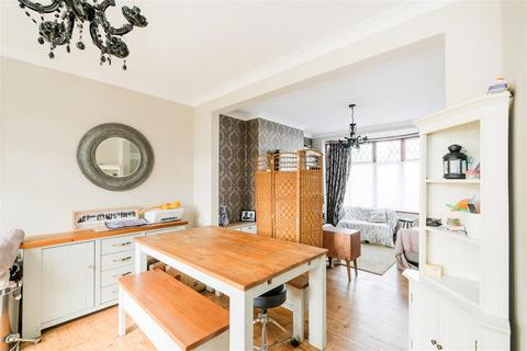 4 bedroom terraced house for sale, Ainslie Wood Crescent, Chingford