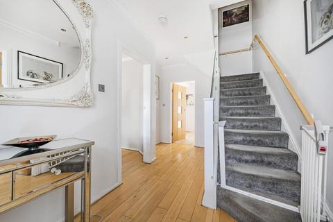 80 Raleigh Drive, London, N20 0XA