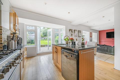 80 Raleigh Drive, London, N20 0XA