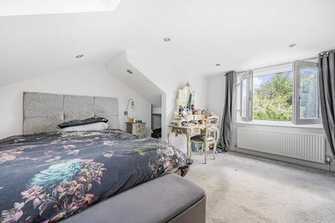 80 Raleigh Drive, London, N20 0XA