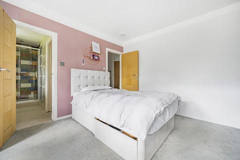 80 Raleigh Drive, London, N20 0XA