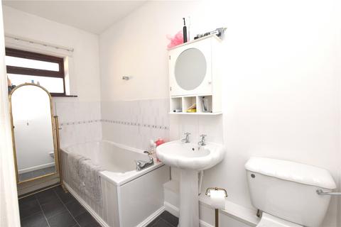 4 bedroom semi-detached house for sale, Willow Crescent, Leeds, West Yorkshire
