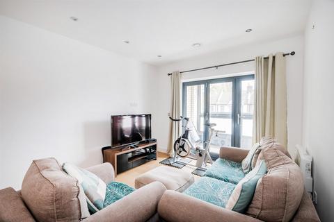 2 bedroom apartment for sale, Chingford Mount Road, Chingford