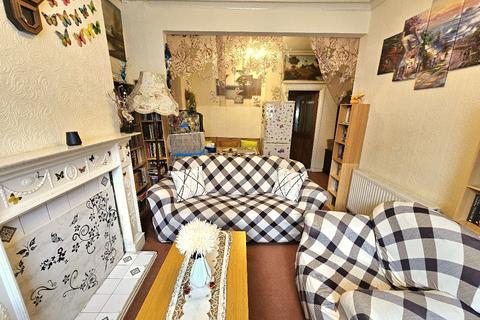 2 bedroom terraced house for sale, Kingsmill Avenue, Levenshulme, Manchester, M19