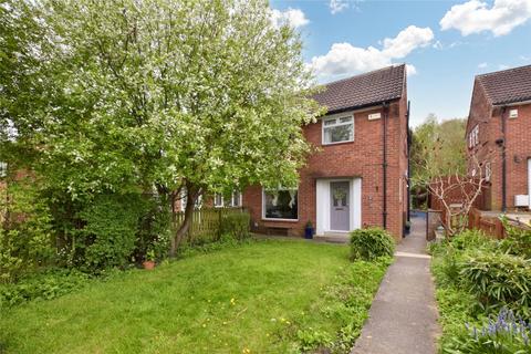 3 bedroom semi-detached house for sale, Stonebridge Grove, Leeds, West Yorkshire