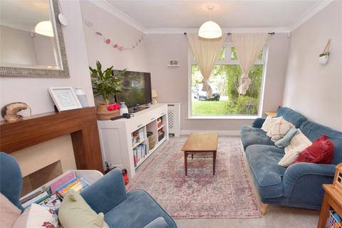 3 bedroom semi-detached house for sale, Stonebridge Grove, Leeds, West Yorkshire