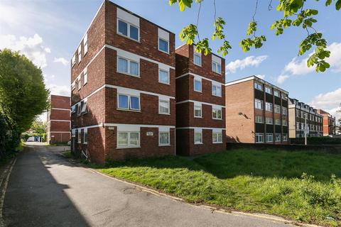 2 bedroom flat to rent, 15 Tavistock Road, Croydon CR0