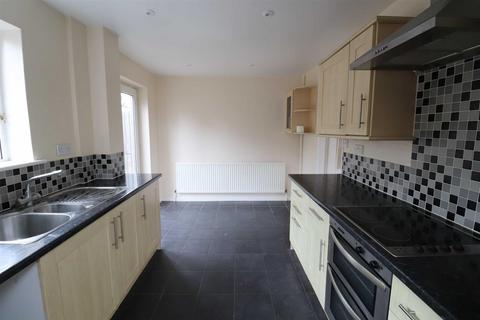 3 bedroom semi-detached house to rent, Wilton Close, Oadby, Leicester