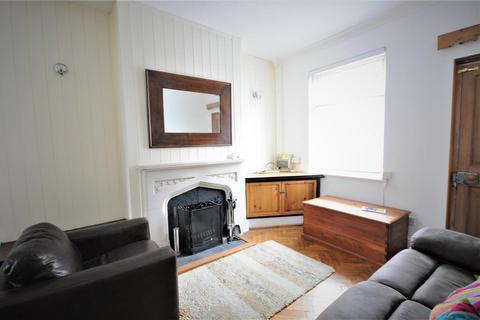 2 bedroom terraced house to rent, Alma Street, Stone