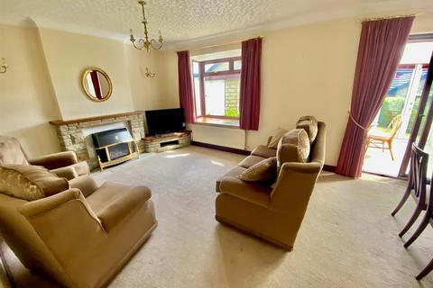 3 bedroom detached bungalow for sale, Moor Top, Mirfield