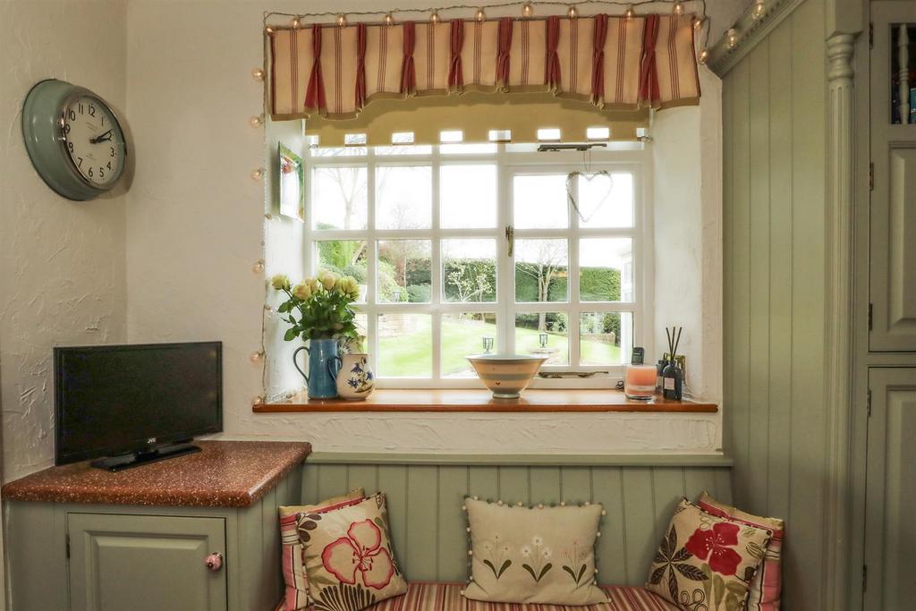 Kitchen window seat