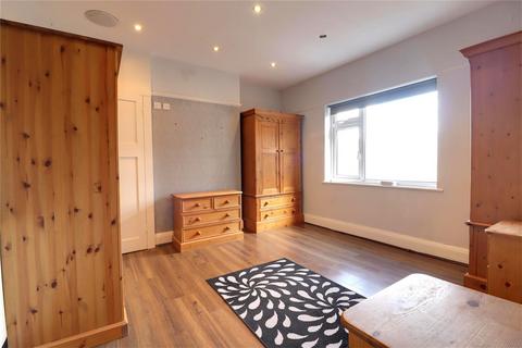 2 bedroom flat to rent, Hull Road, Hessle