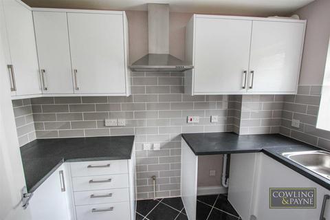 2 bedroom terraced house to rent, Stapleford End, Shotgate, Wickford