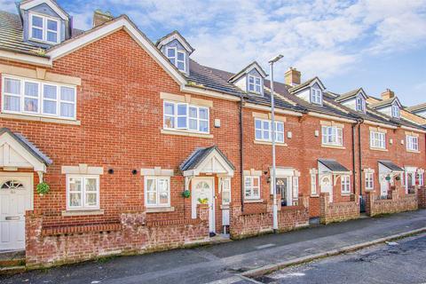 4 bedroom townhouse for sale, Russell Street, Kettering NN16