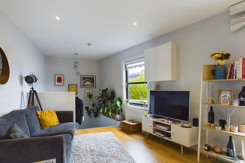3 bedroom flat to rent, Mill Lane, Bedminster, Bristol BS3