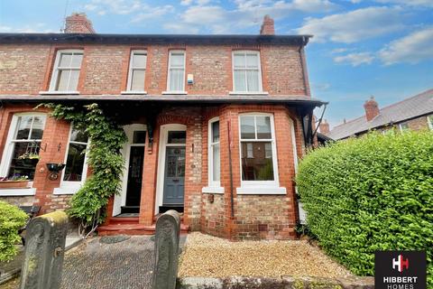 3 bedroom end of terrace house to rent, York Road, Bowdon WA14