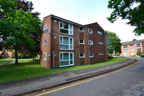 2, Wentworth Aurum Close, Horley, RH6 9BE