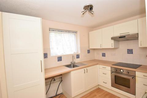 2, Wentworth Aurum Close, Horley, RH6 9BE