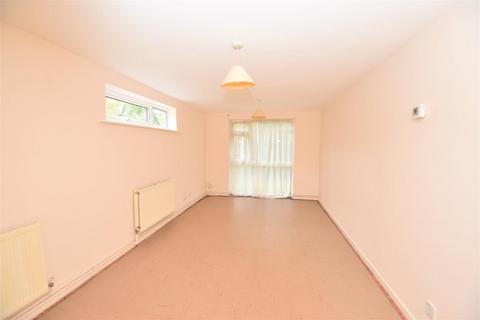 2, Wentworth Aurum Close, Horley, RH6 9BE
